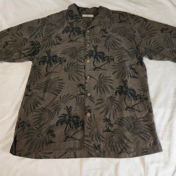 Tommy Bahama 100% Silk Button Down Short Sleeve Shirt Mens Size Medium Tropical - Picture 1 of 6